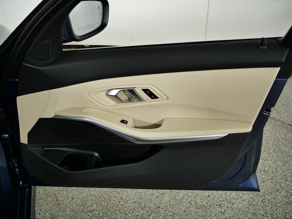 Thumbnail: 2026 BMW 3 Series - 19