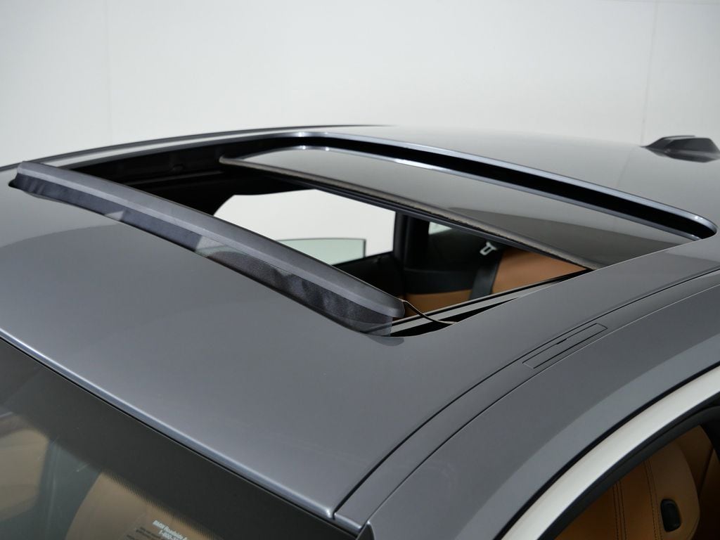 Thumbnail: 2025 BMW i4 - 19