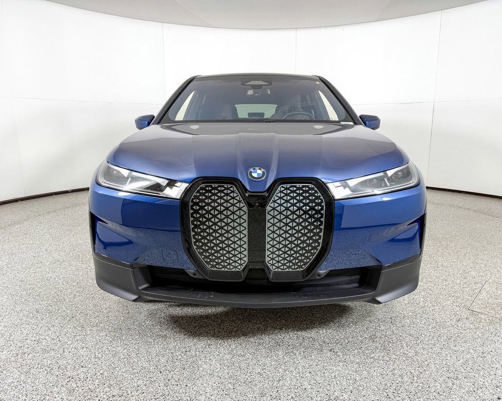 Thumbnail: 2025 BMW iX - 7