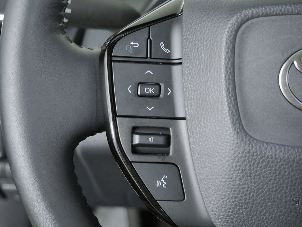 Thumbnail: 2024 Toyota Prius - 37