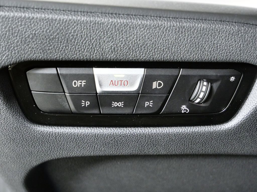 Thumbnail: 2026 BMW i4 - 39