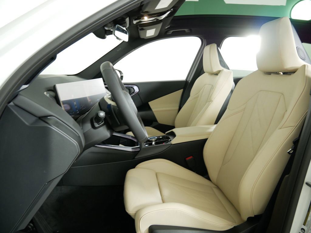 Thumbnail: 2025 BMW X3 - 32