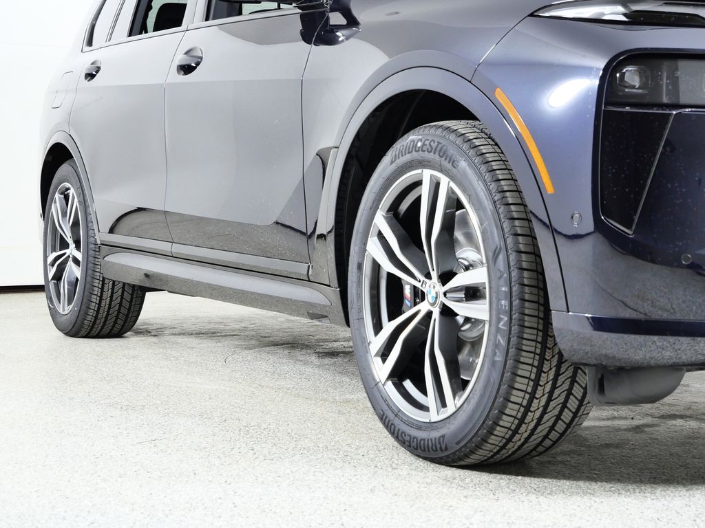 Thumbnail: 2026 BMW X7 - 6