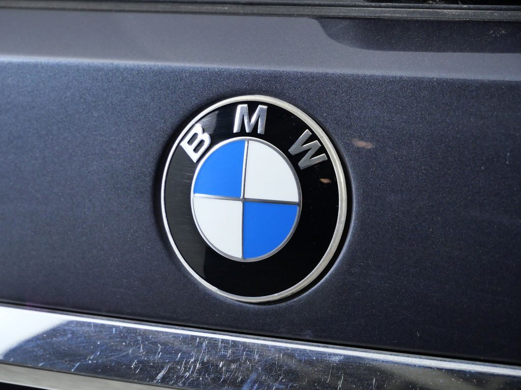 Thumbnail: 2019 BMW X7 - 12