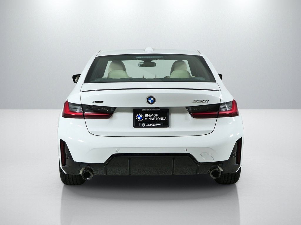 Thumbnail: 2026 BMW 3 Series - 10