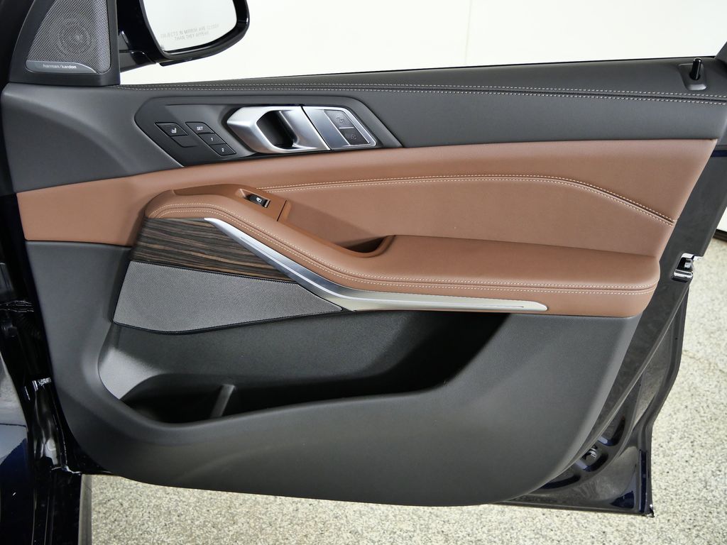 Thumbnail: 2026 BMW X7 - 19