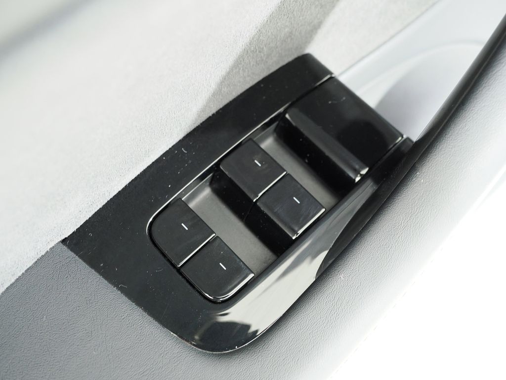 Thumbnail: 2020 Tesla Model 3 - 29