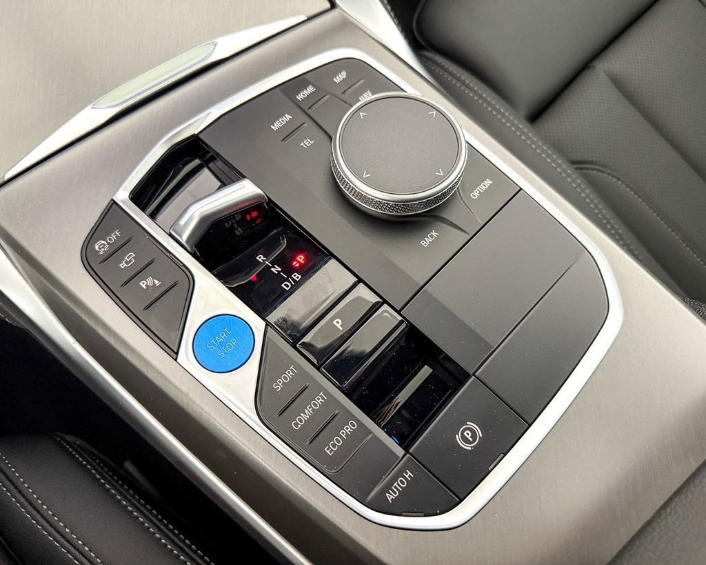 Thumbnail: 2025 BMW i4 - 50