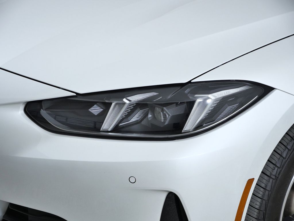 Thumbnail: 2025 BMW 4 Series - 4