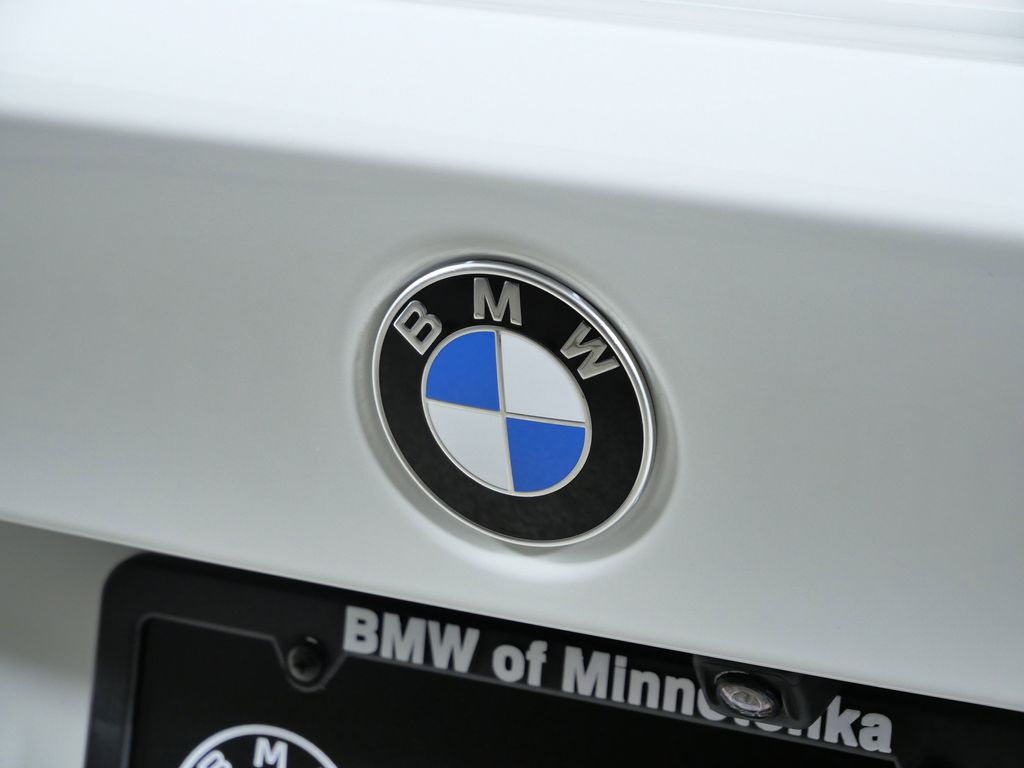 Thumbnail: 2025 BMW 3 Series - 14
