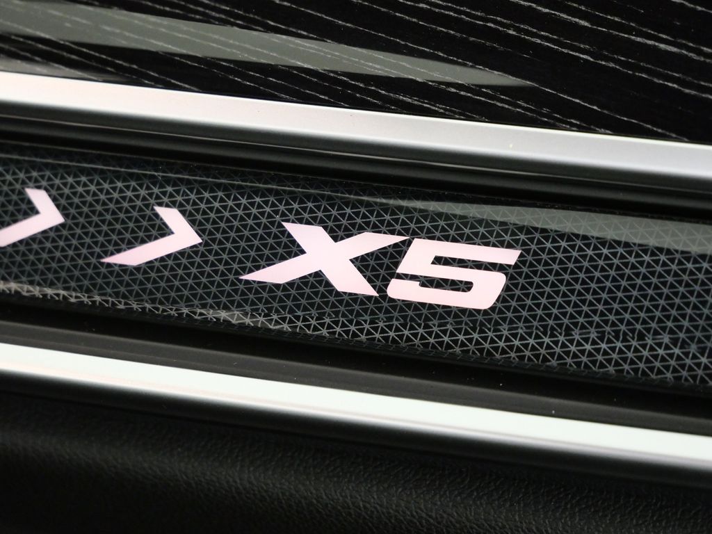 Thumbnail: 2026 BMW X5 - 24