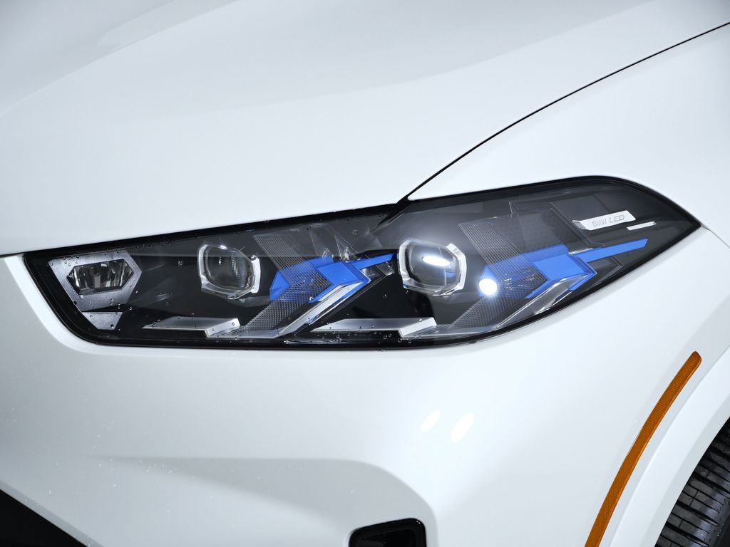 Thumbnail: 2026 BMW X5 - 4