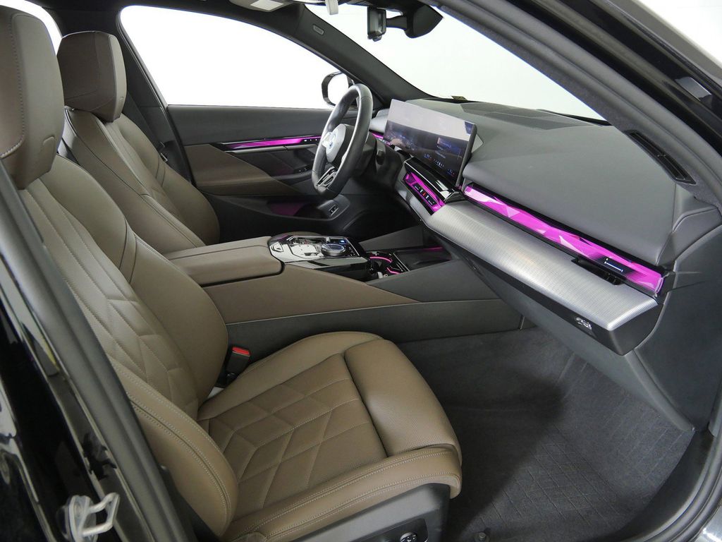 Thumbnail: 2026 BMW i5 - 23