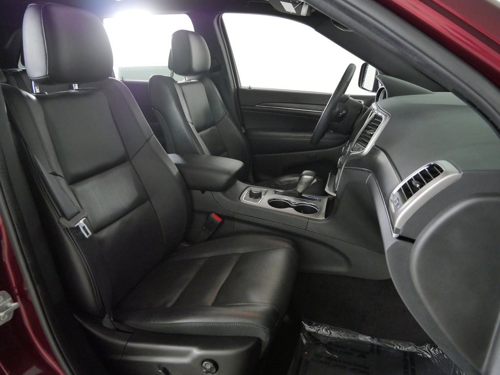 Thumbnail: 2018 Jeep Grand Cherokee - 20