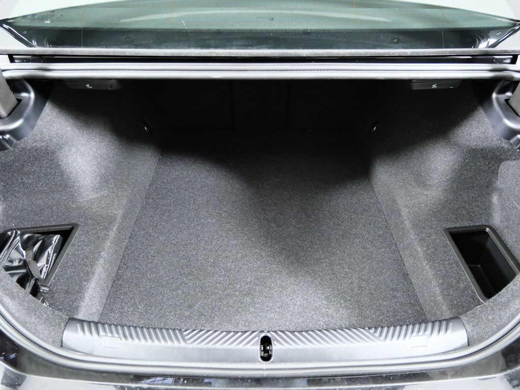 Thumbnail: 2026 BMW 5 Series - 26