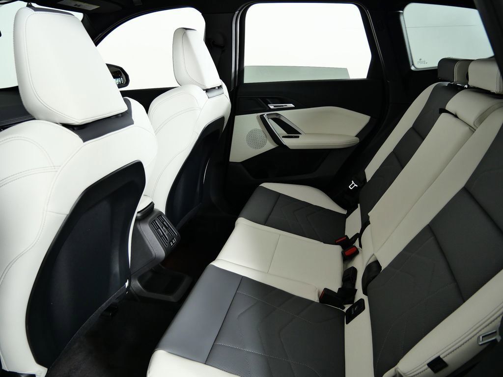 Thumbnail: 2026 BMW X1 - 31