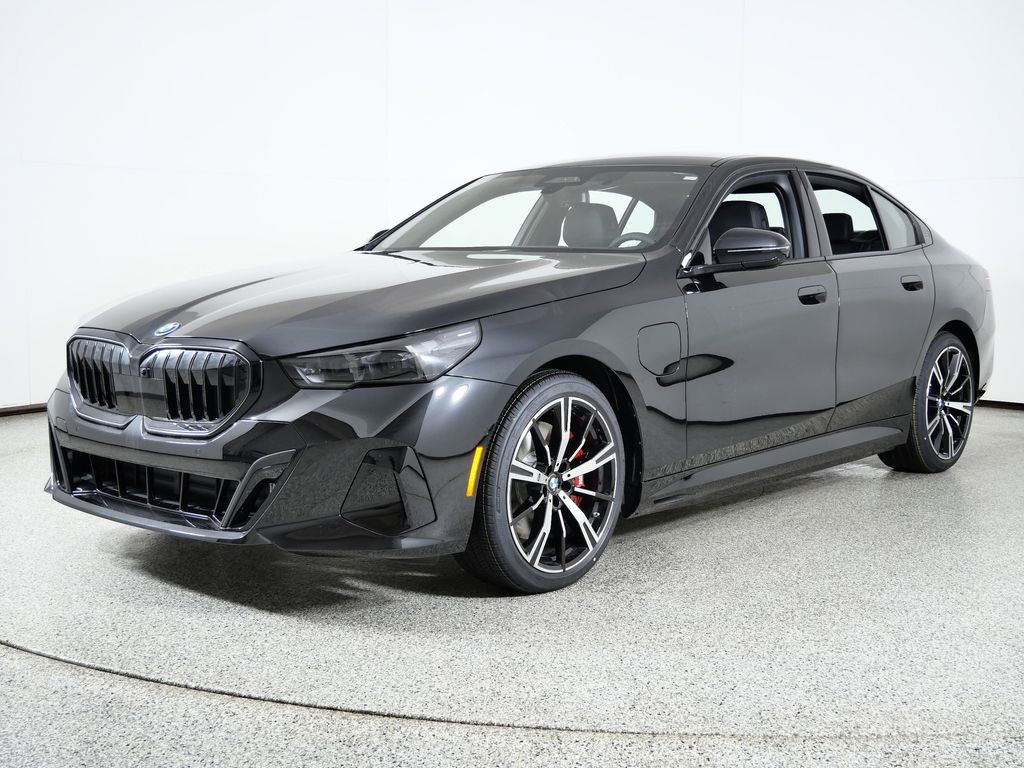 Thumbnail: 2026 BMW 5 Series - 1
