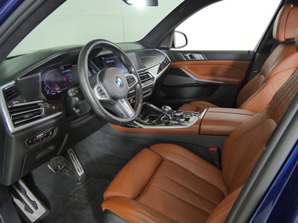 Thumbnail: 2021 BMW X7 - 38
