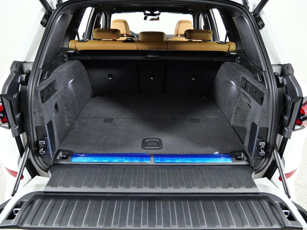 Thumbnail: 2026 BMW X5 - 28