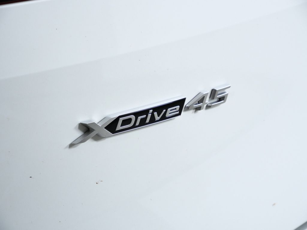 Thumbnail: 2026 BMW iX - 12