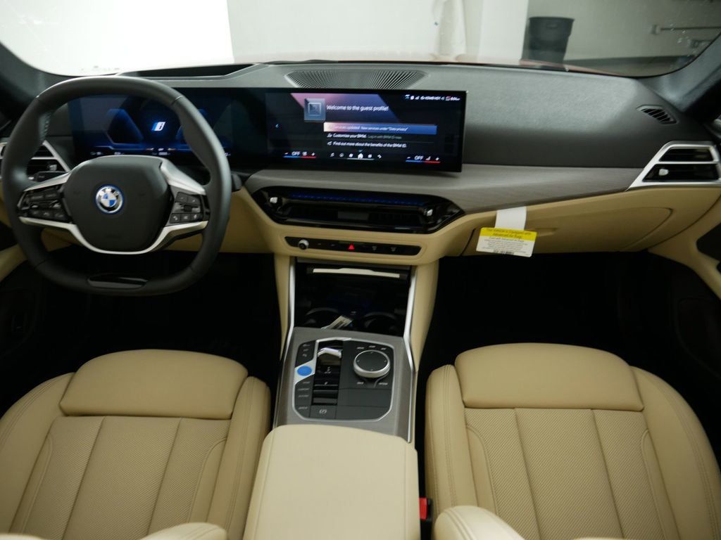 Thumbnail: 2025 BMW i4 - 8