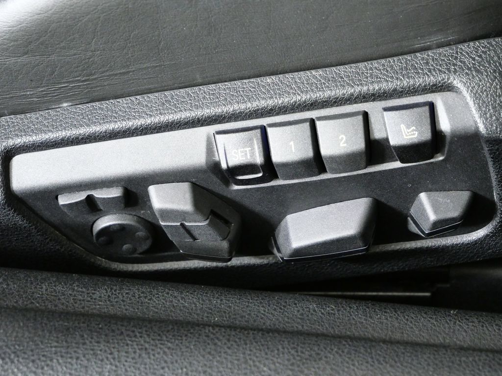 Thumbnail: 2015 BMW M6 - 22