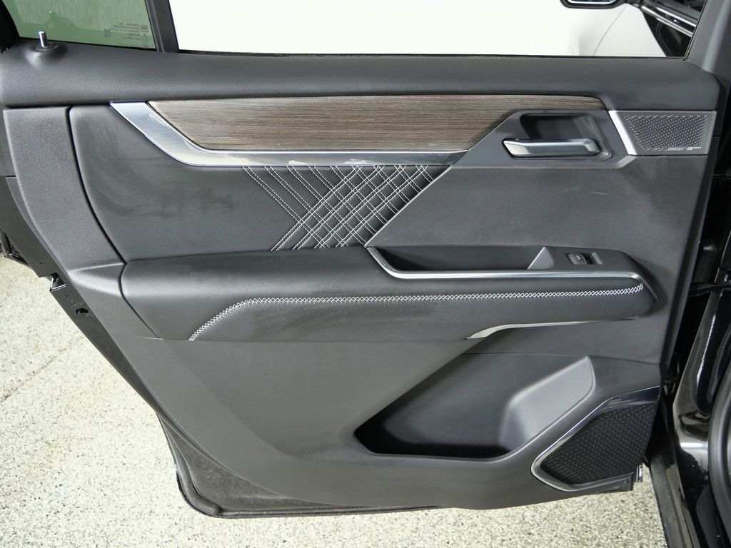 Thumbnail: 2025 GMC Acadia - 31