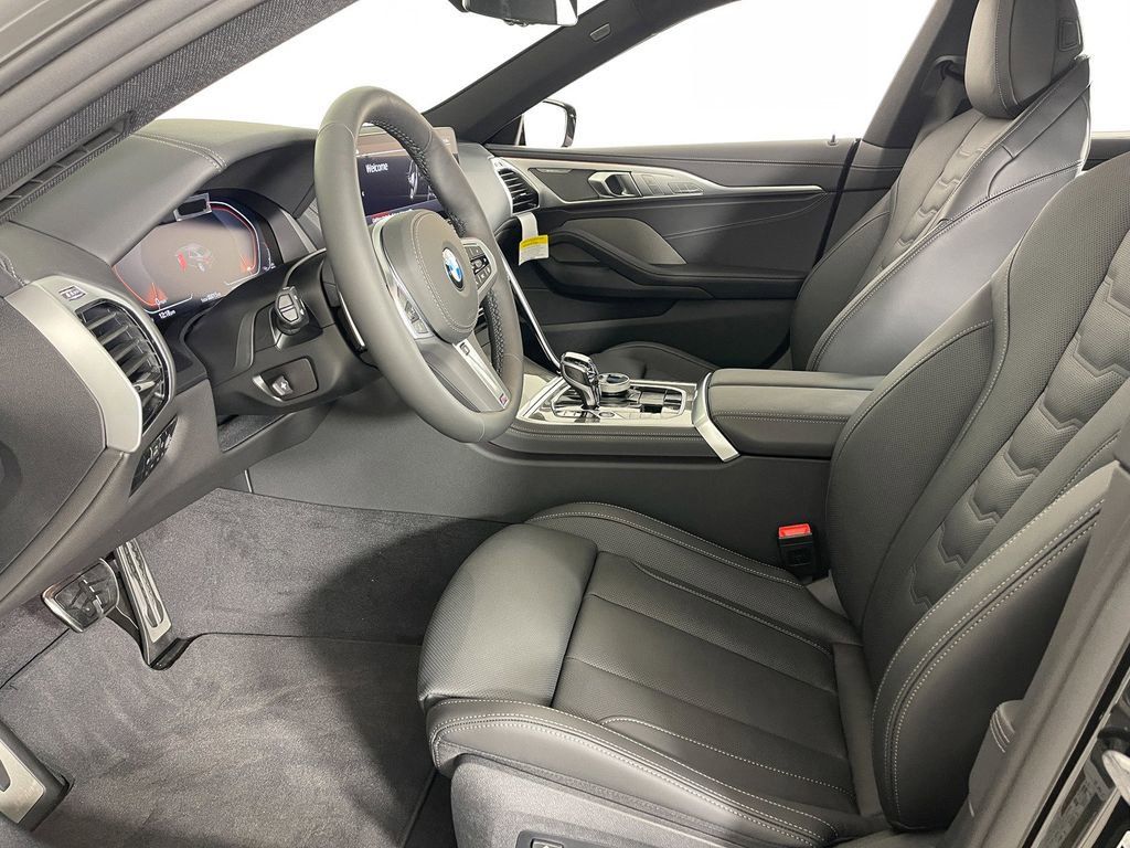 Thumbnail: 2025 BMW 8 Series - 31