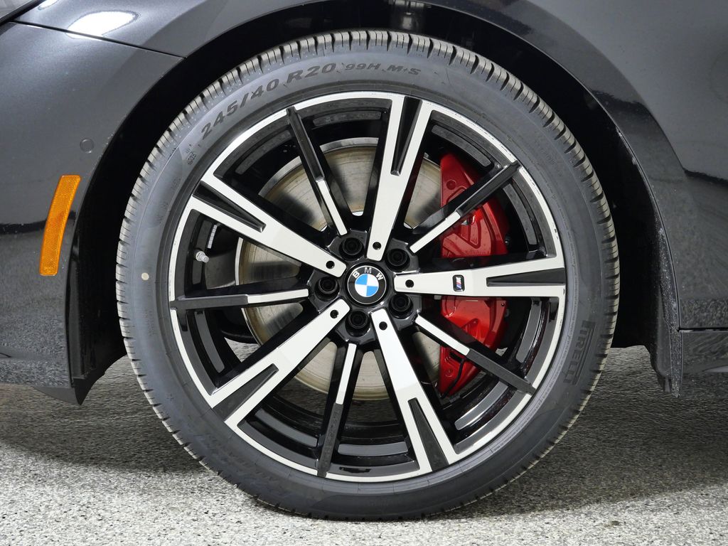 Thumbnail: 2026 BMW 5 Series - 17