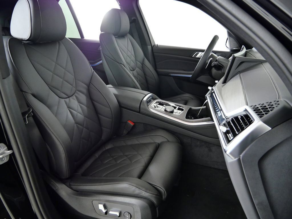 Thumbnail: 2026 BMW X5 - 23