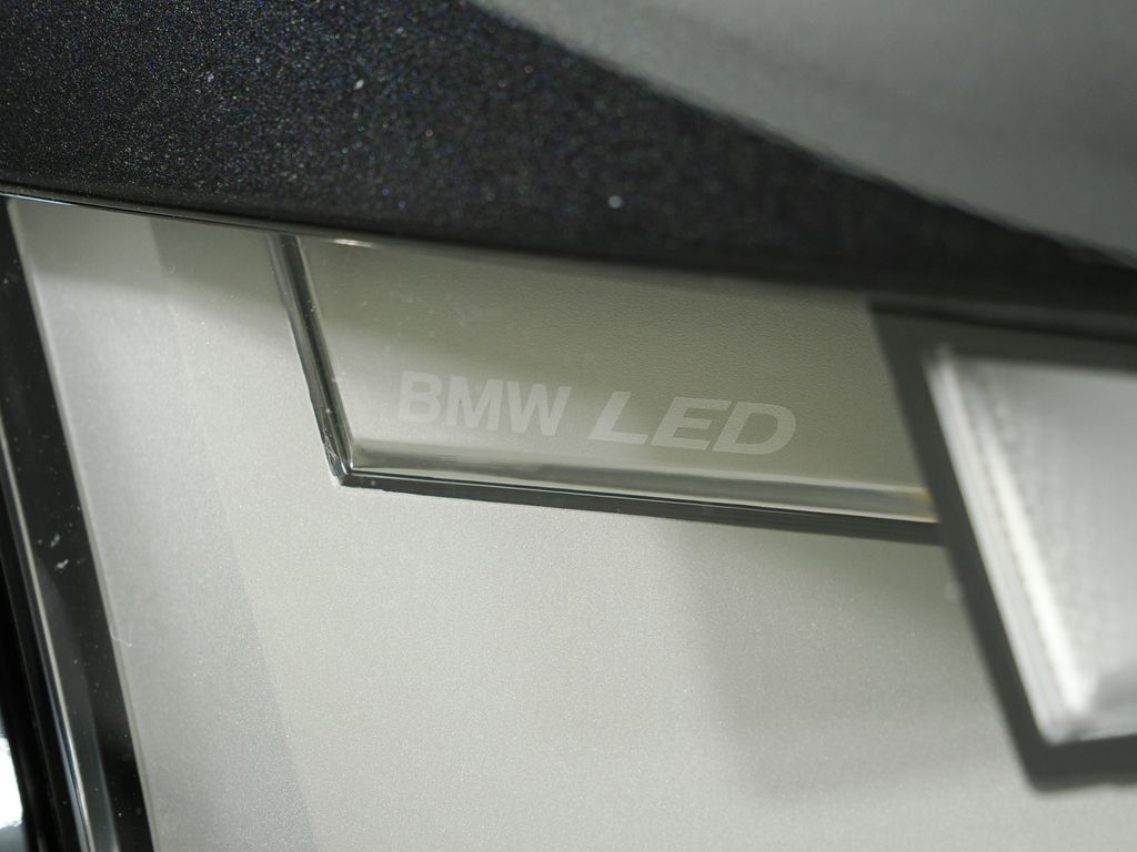 Thumbnail: 2025 BMW iX - 21
