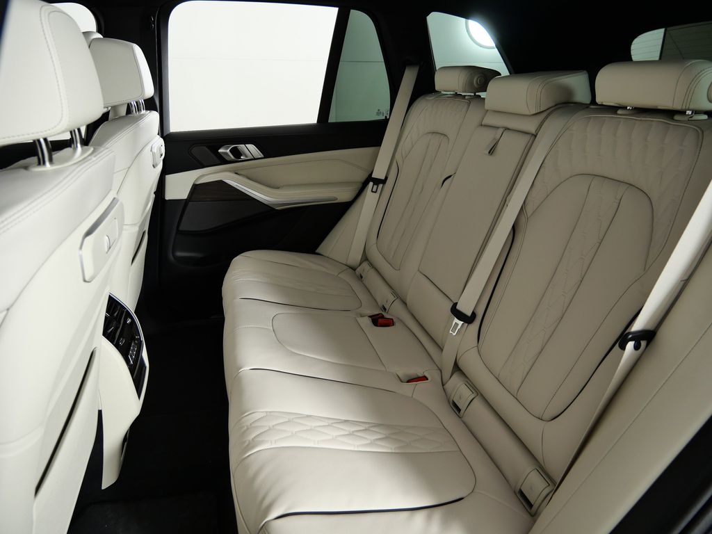 Thumbnail: 2026 BMW X5 - 33