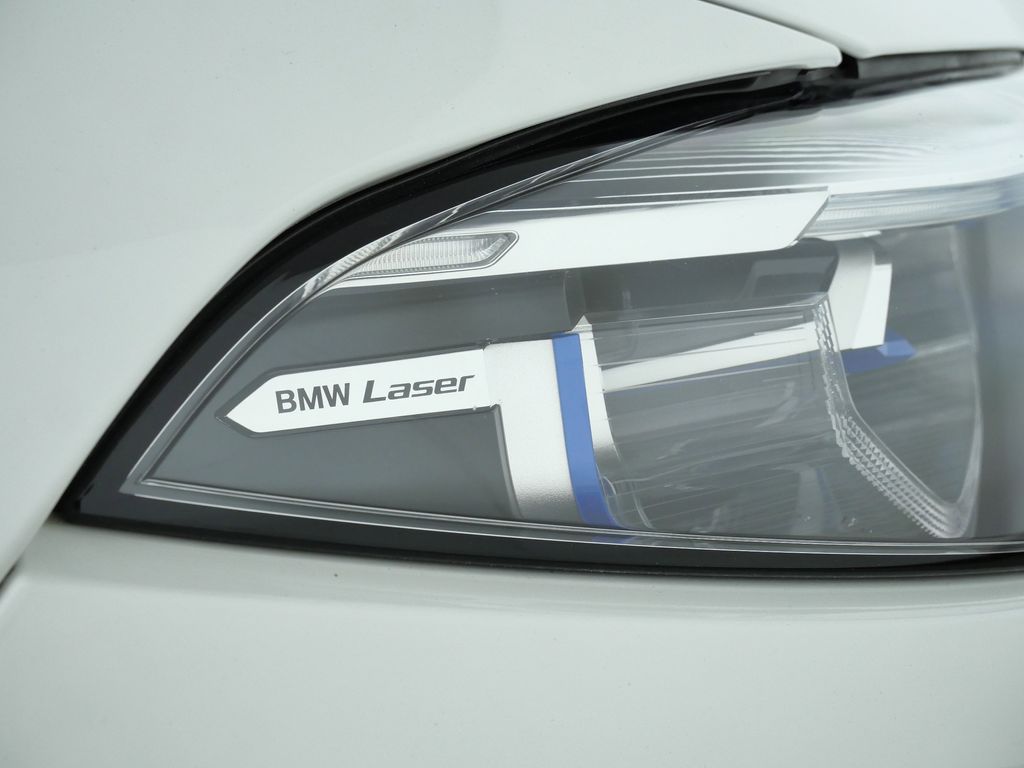 Thumbnail: 2020 BMW M8 - 16