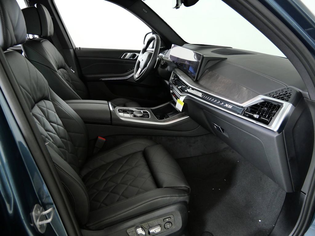 Thumbnail: 2026 BMW X5 - 22