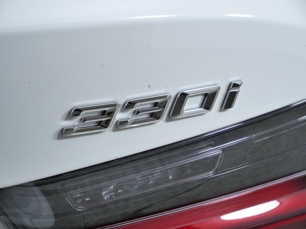 Thumbnail: 2026 BMW 3 Series - 12