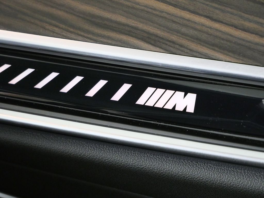 Thumbnail: 2025 BMW X7 - 29