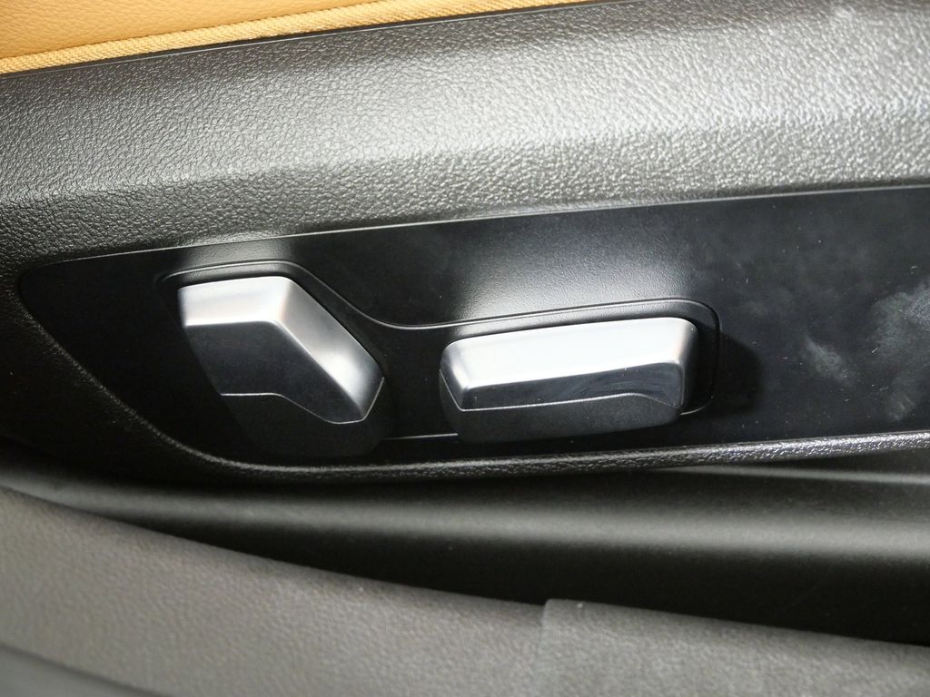 Thumbnail: 2023 BMW 3 Series - 27