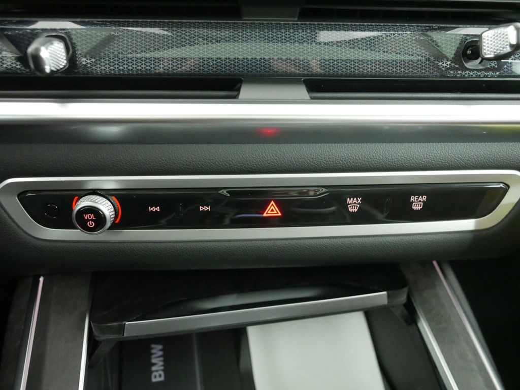 2025 BMW X7 xDrive40i 48