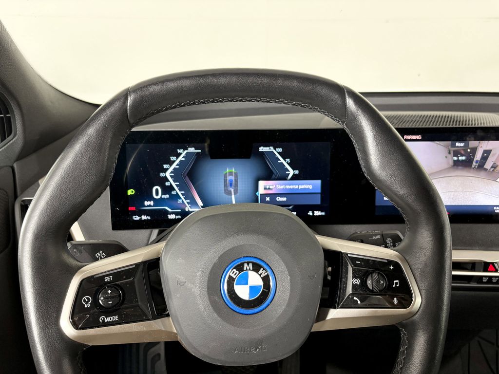 Thumbnail: 2023 BMW iX - 9