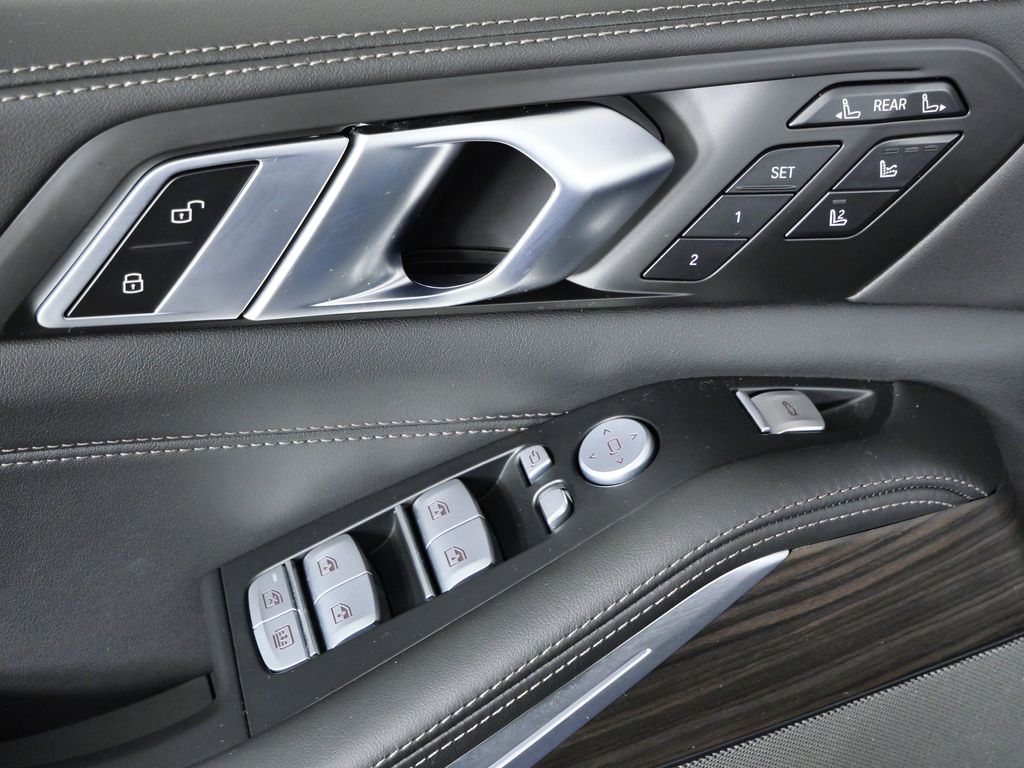 Thumbnail: 2025 BMW X7 - 42