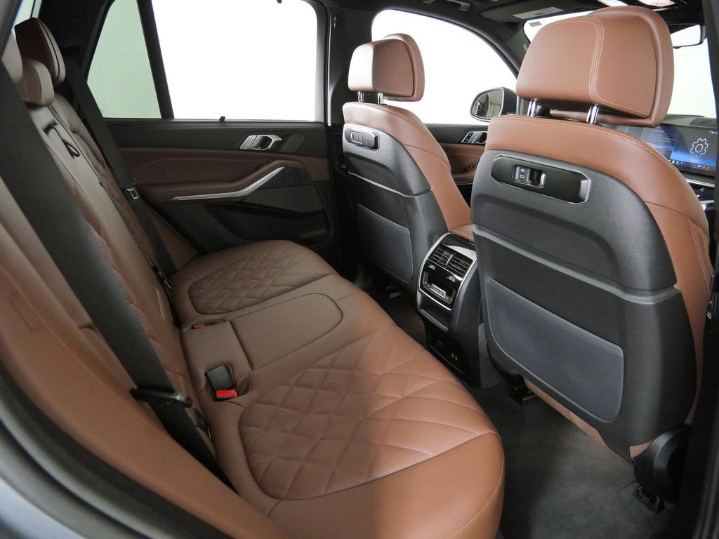 Thumbnail: 2026 BMW X5 - 26