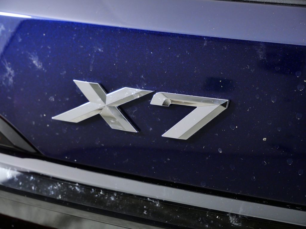Thumbnail: 2026 BMW X7 - 13