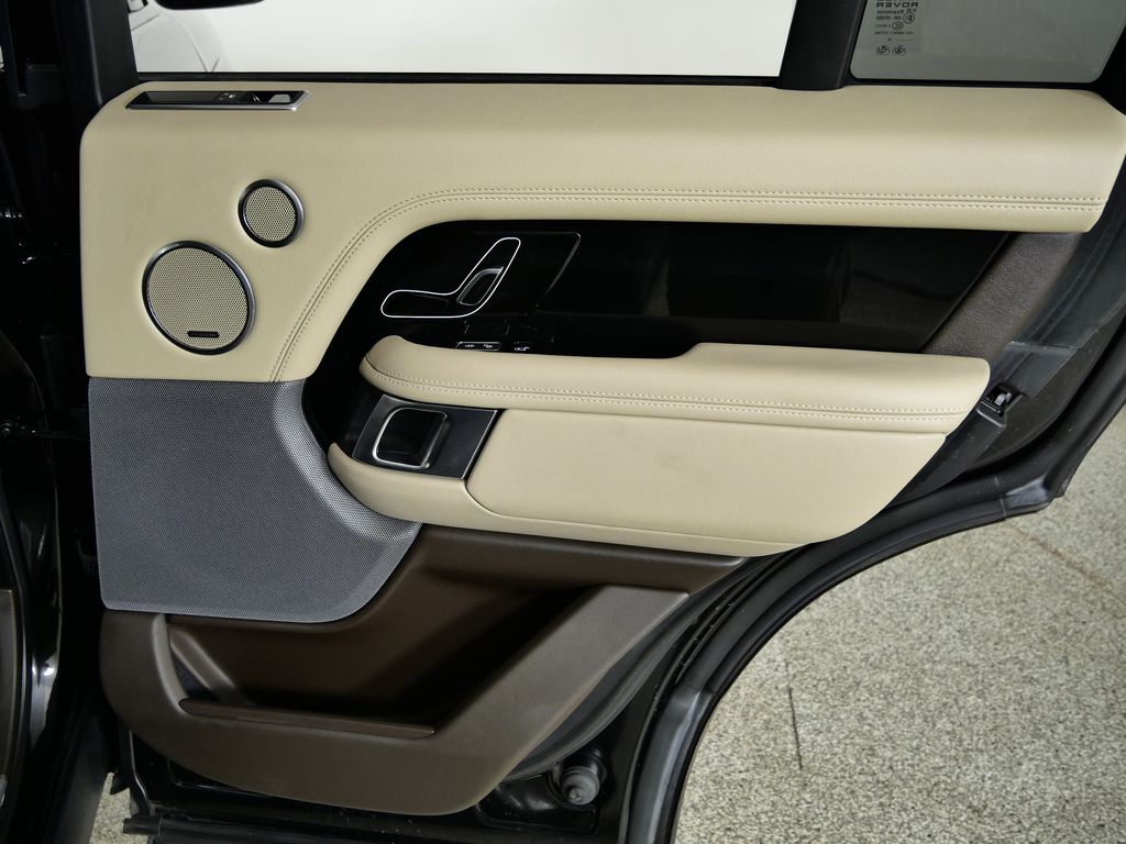 Thumbnail: 2018 Land Rover Range Rover - 25