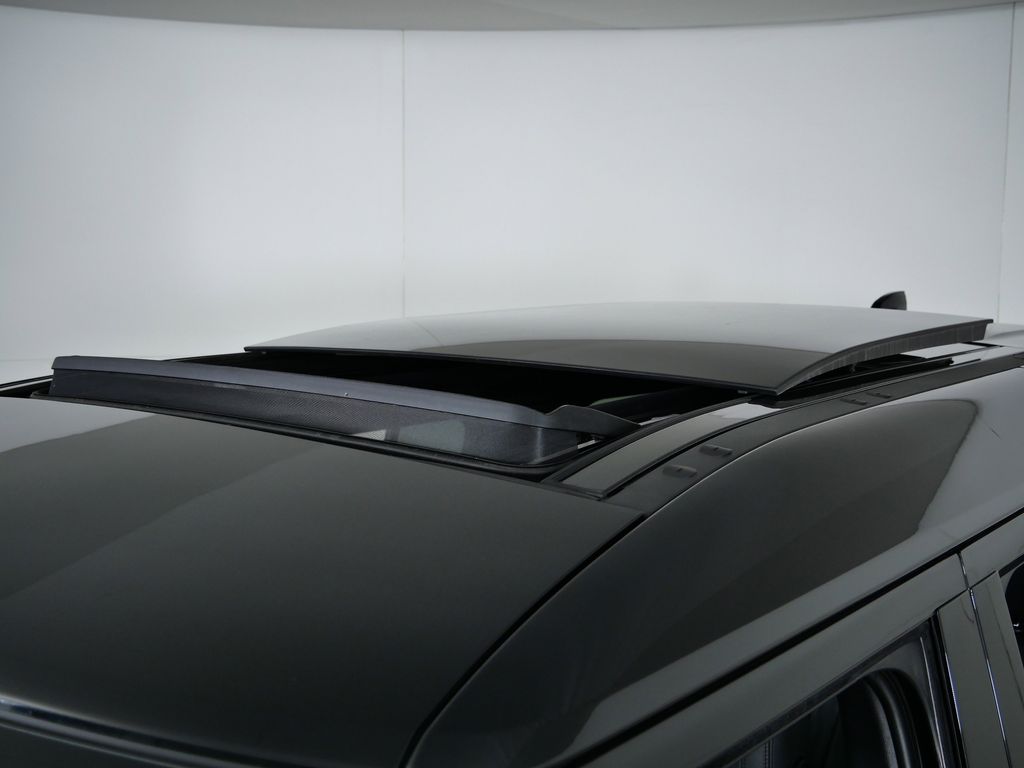 Thumbnail: 2024 Land Rover Defender - 19