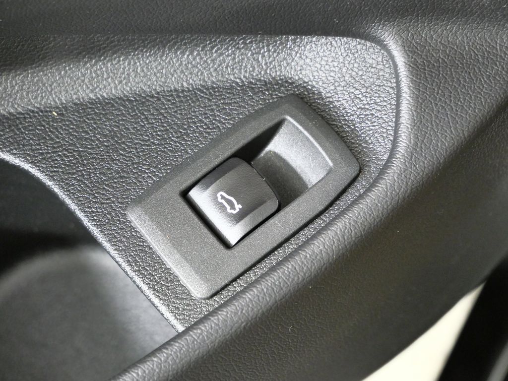 Thumbnail: 2023 BMW 4 Series - 42