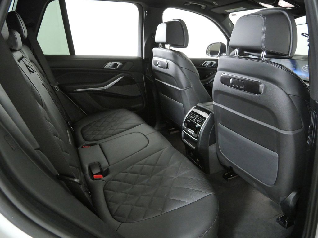 Thumbnail: 2026 BMW X5 - 26