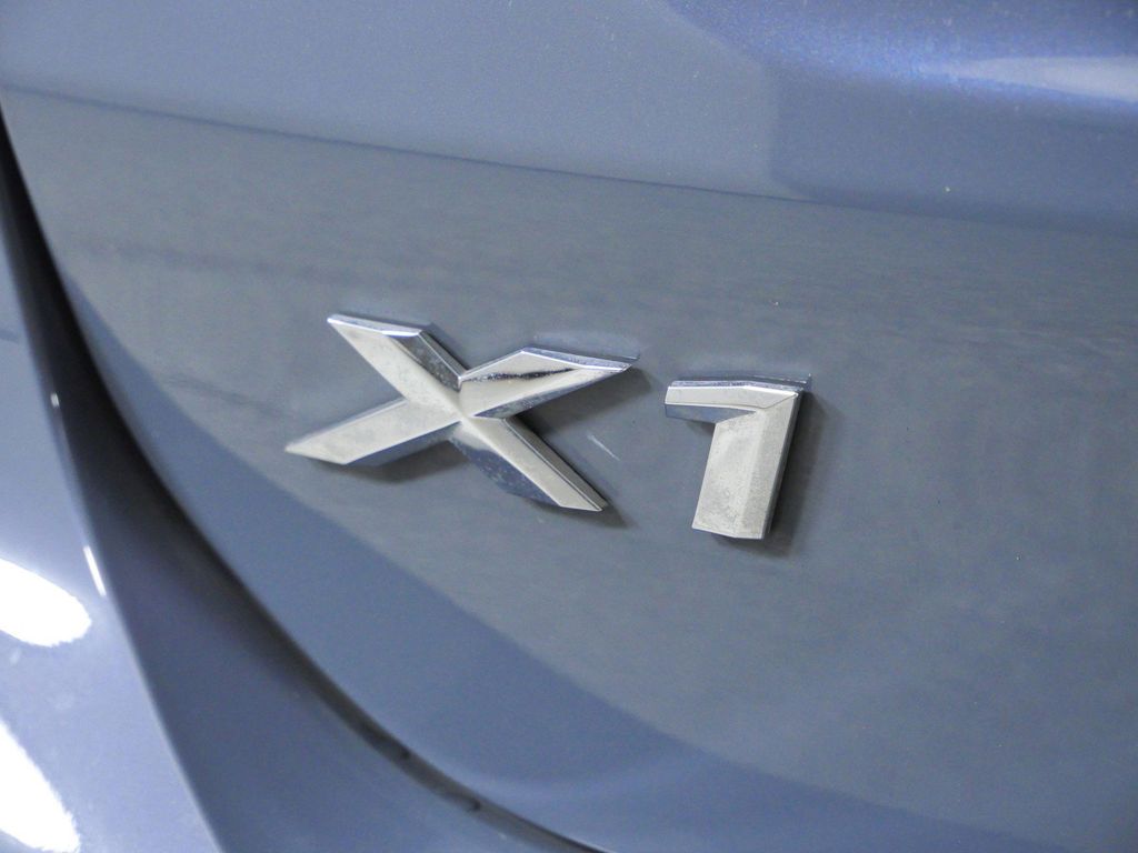 Thumbnail: 2021 BMW X1 - 13