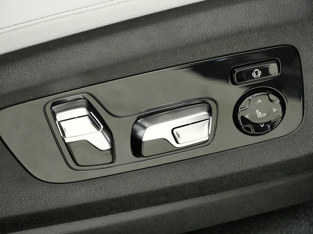 Thumbnail: 2026 BMW X5 - 22