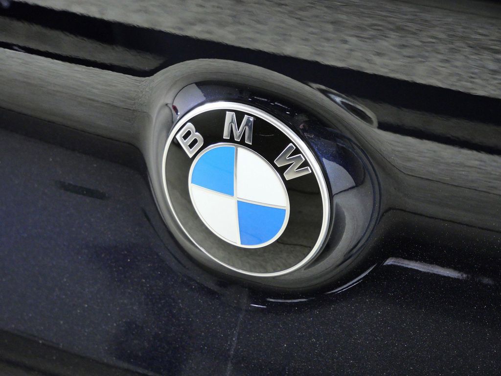 Thumbnail: 2025 BMW 8 Series - 14
