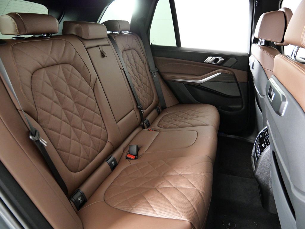 Thumbnail: 2026 BMW X5 - 27